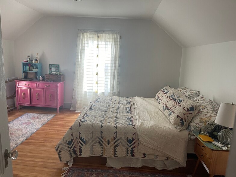 Building Photo - 39 Day Ave