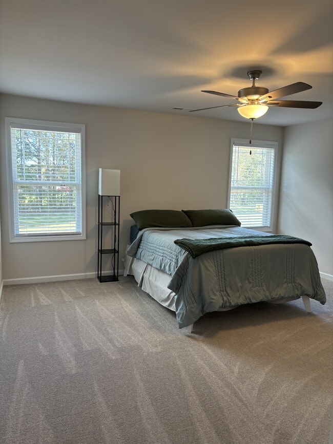 Building Photo - 49 Hydrangea Ln