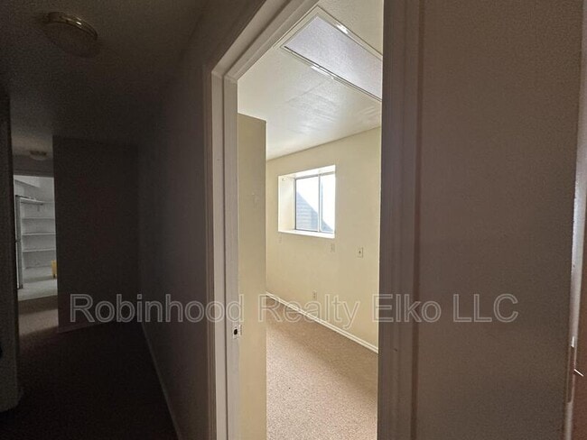 Building Photo - 1235 Dotta Dr