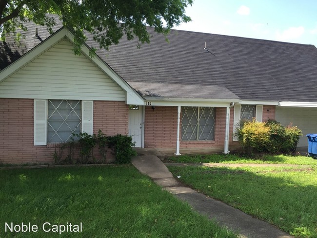 Primary Photo - 4 br, 2 bath House - 810 Cobble