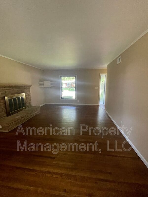 Building Photo - 2622 S 74th E Ave