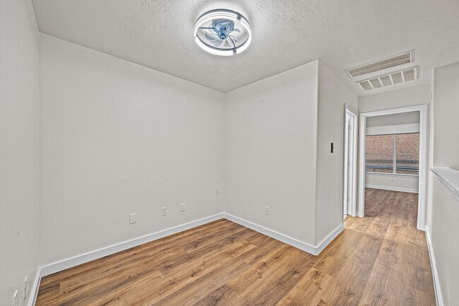 Building Photo - 16118 Market Garden Ln