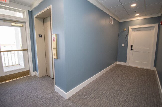 Building Photo - Luxury Living in the Heart of Downtown Col...