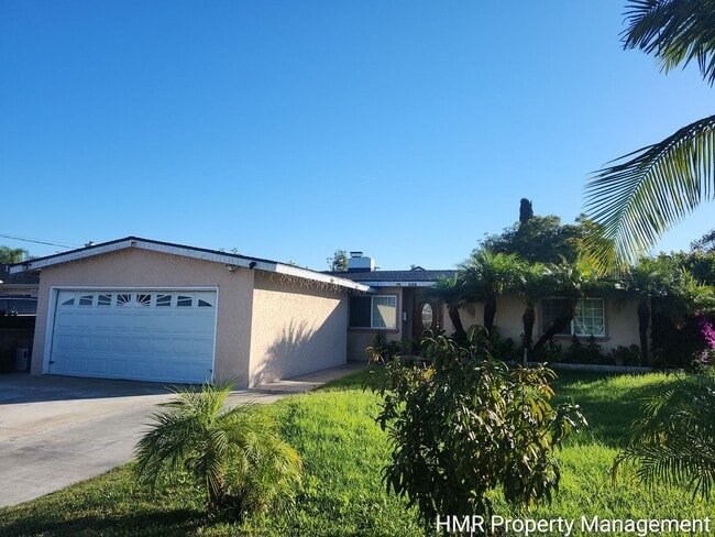 Building Photo - MOVE IN SPECIAL - Charming Single-Story Home
