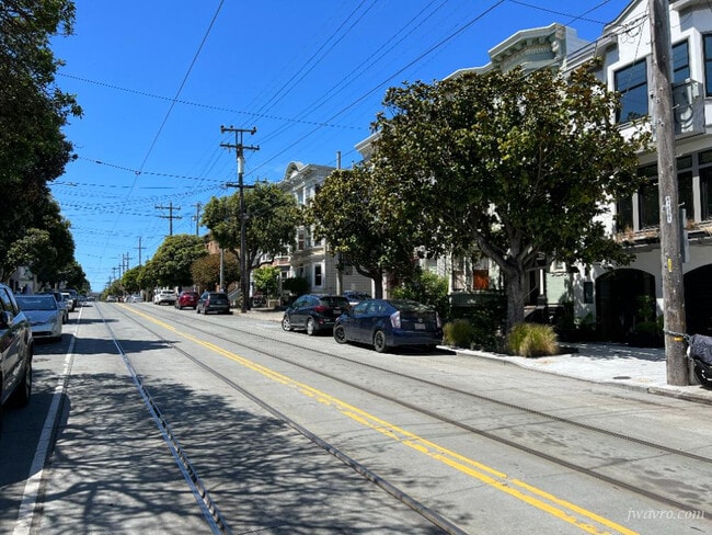 Building Photo - 250-254-254 Carl St