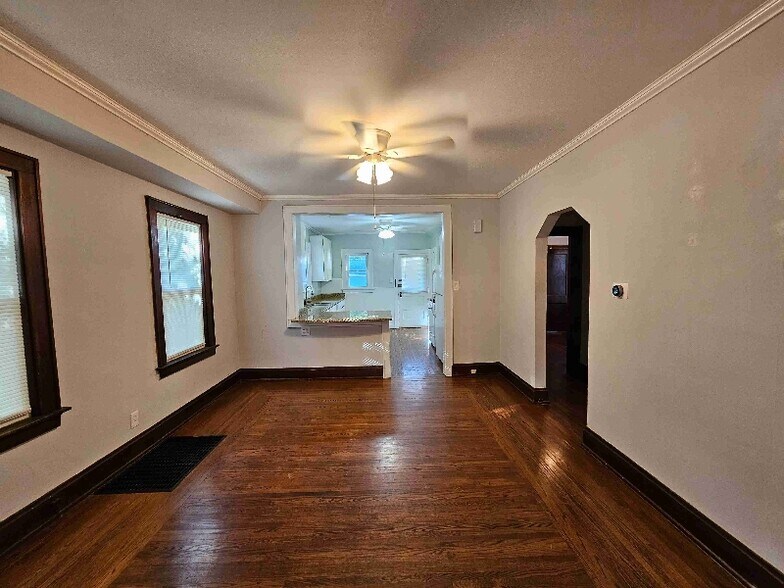 Building Photo - 7000 Palmetto St