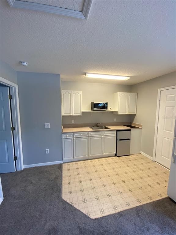 Building Photo - 613 Coconut Palm Way