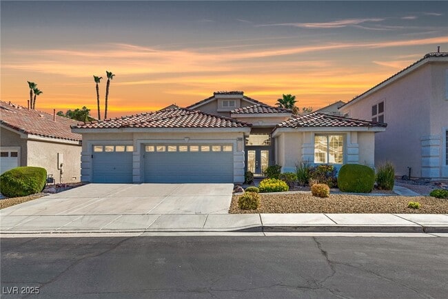 Building Photo - 1340 Rolling Sunset St