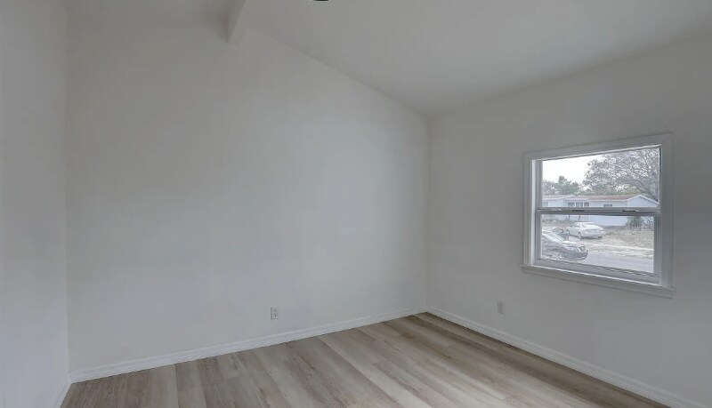 Building Photo - 417 Hollyhock Ln