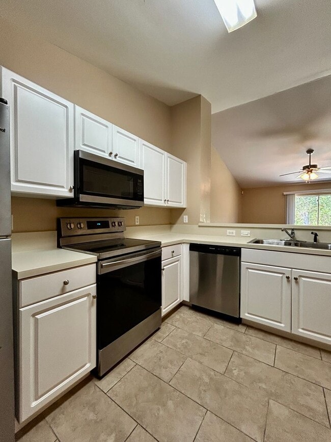 Building Photo - Charming 3BR/2BA Lehigh Acres Duplex with 1-Car Garage | Lawn Care & Salt Service Included