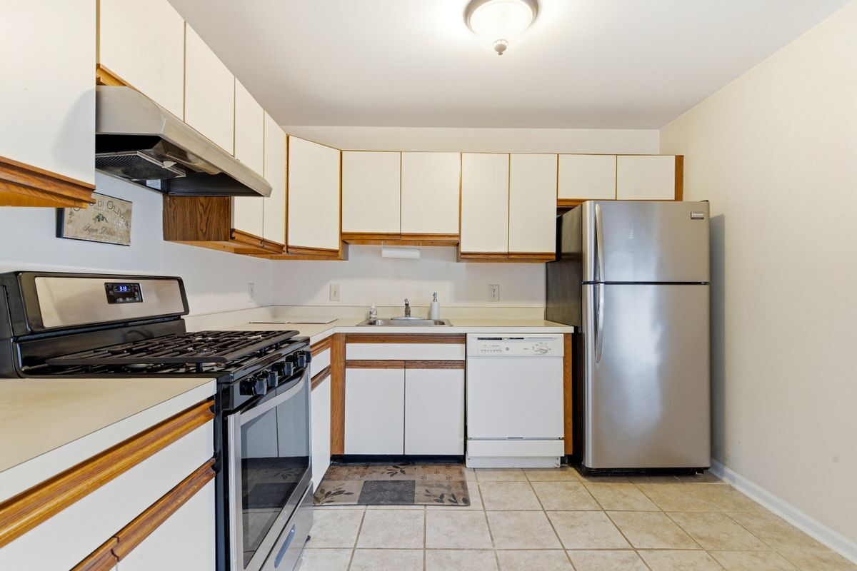 Building Photo - 3403 Waltham Ct