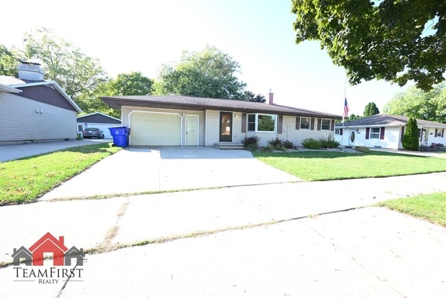 Building Photo - 2401 S Walden Ave