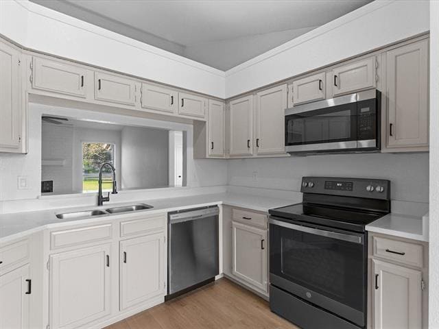 Building Photo - 8181 Edgewater Dr