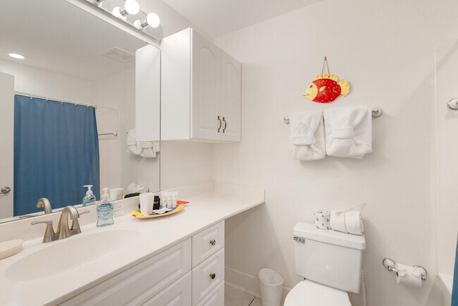 Building Photo - 10 Boardwalk Ln