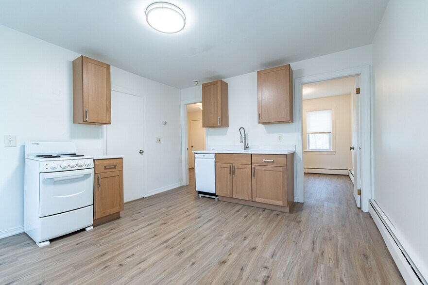 Building Photo - 65 Preston St