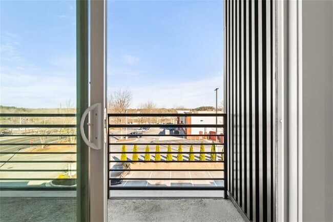 Building Photo - 1155 Custer Ave SE