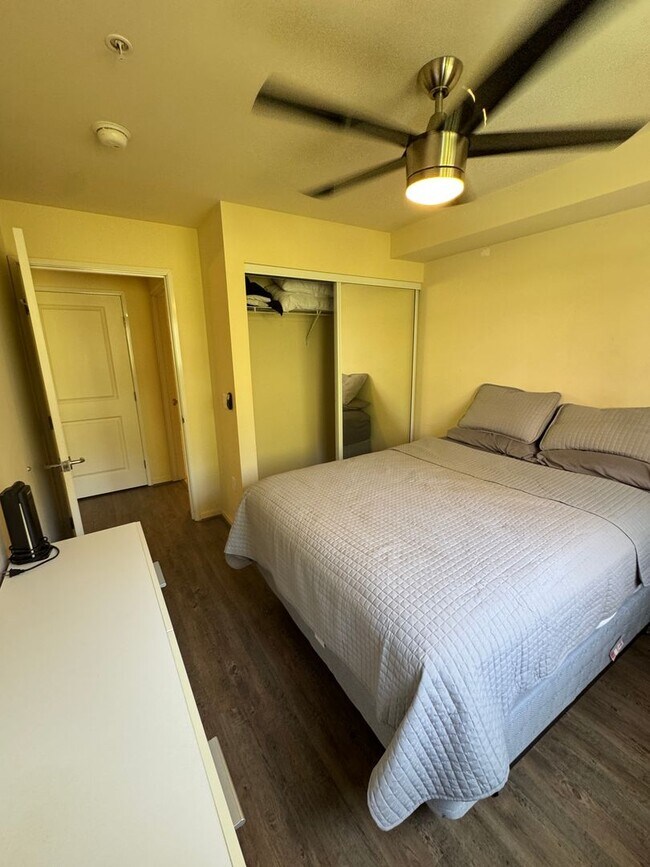 Building Photo - 1820 Kaioo Drive, A403