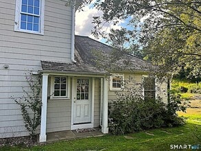 Building Photo - 94 Honey Hill Rd