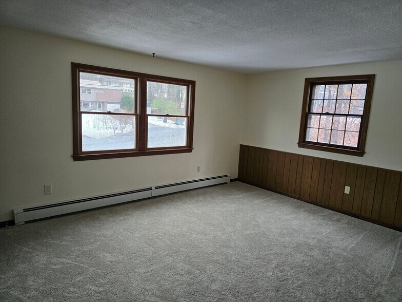 Building Photo - 64 Pershing St