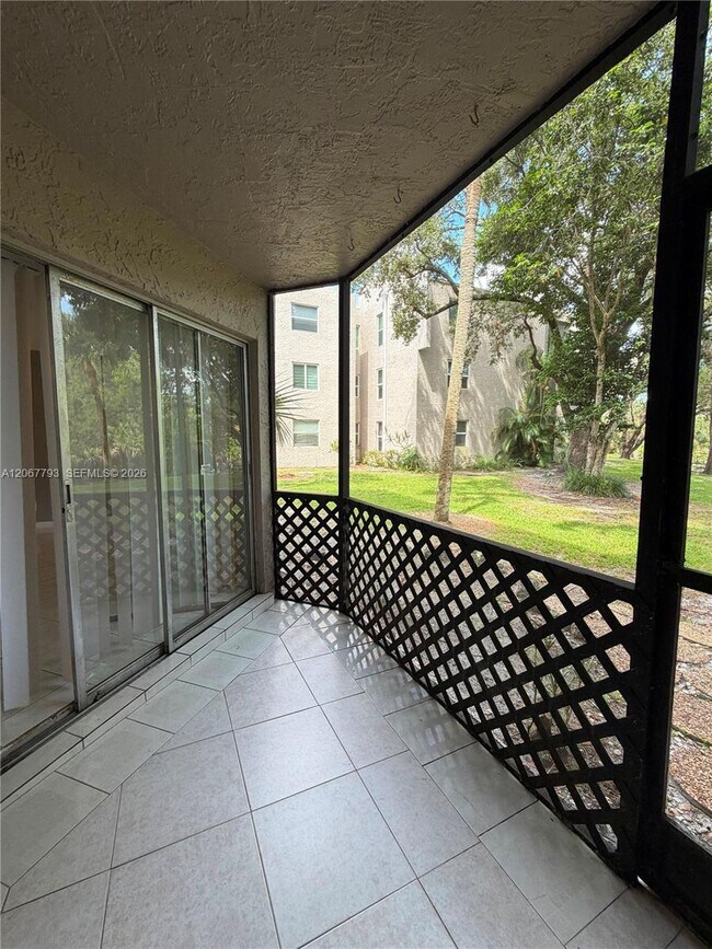 Building Photo - 3100 Riverside Dr