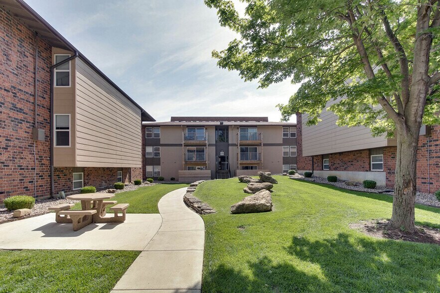 Eastgate Apartments 632 S Eastern St Wichita KS 67207 Apartment Finder