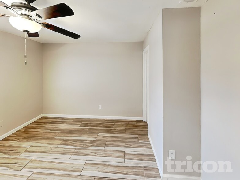 Building Photo - 2813 Whippet Ct