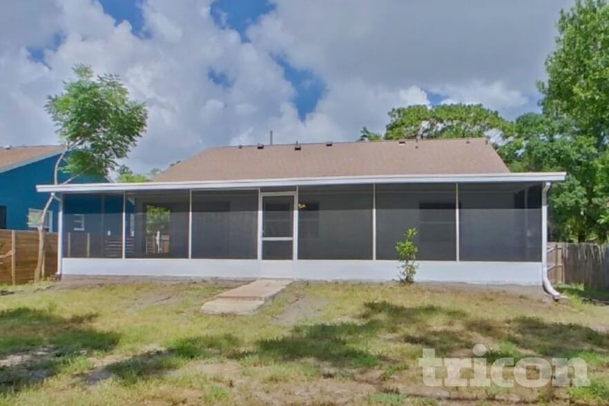 Building Photo - 15357 Westminister Ave