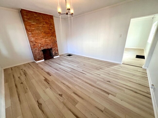 Building Photo - 3 Bedroom 1.5 Bath - Updated Home for Rent