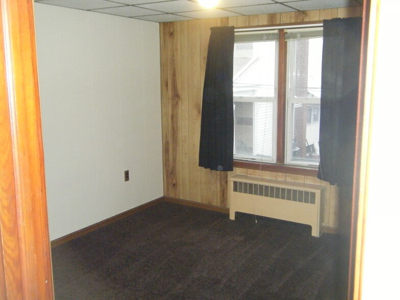 Building Photo - 504 W Boyd St