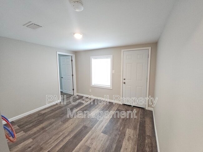 Building Photo - 3258 Peagler Plaza Rd