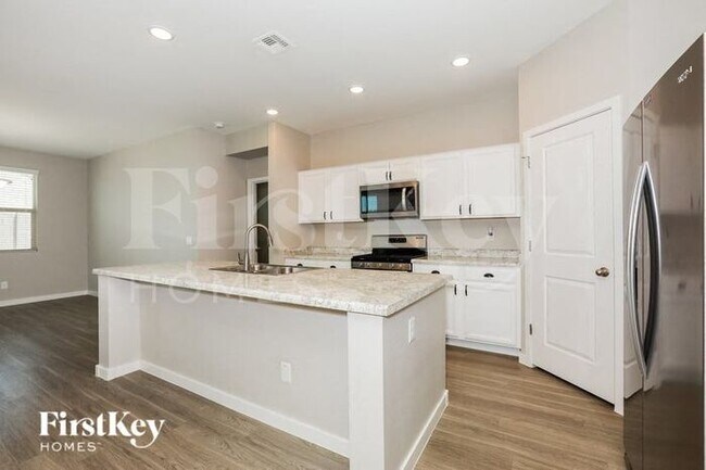 Building Photo - 7200 E Eagle Nest Way