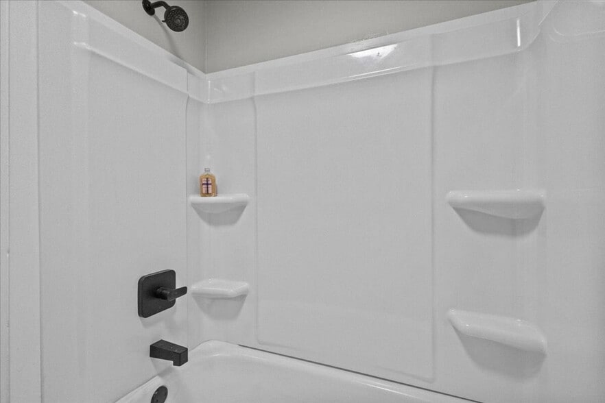 Building Photo - 128 Forest St