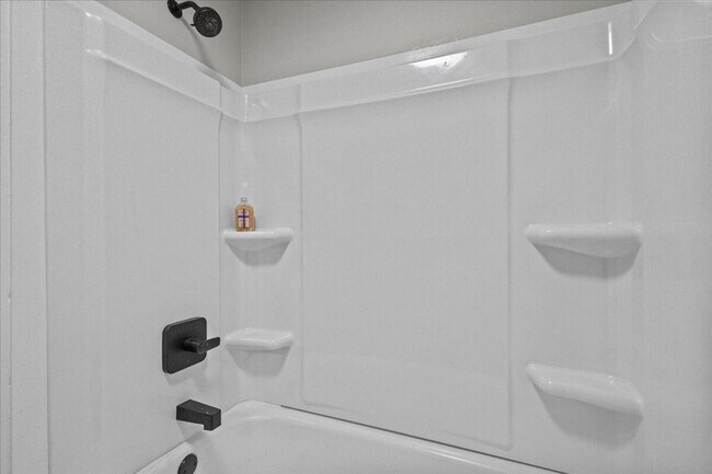 Building Photo - 128 Forest St