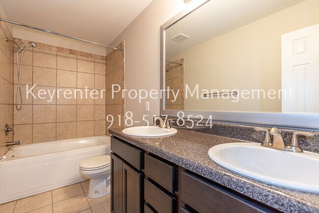 Building Photo - 3 Bed | 2.5 Bath in Broken Arrow!