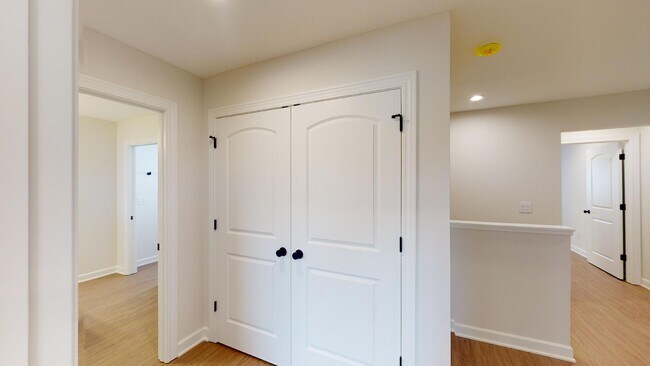 Building Photo - 908 Willow Pl