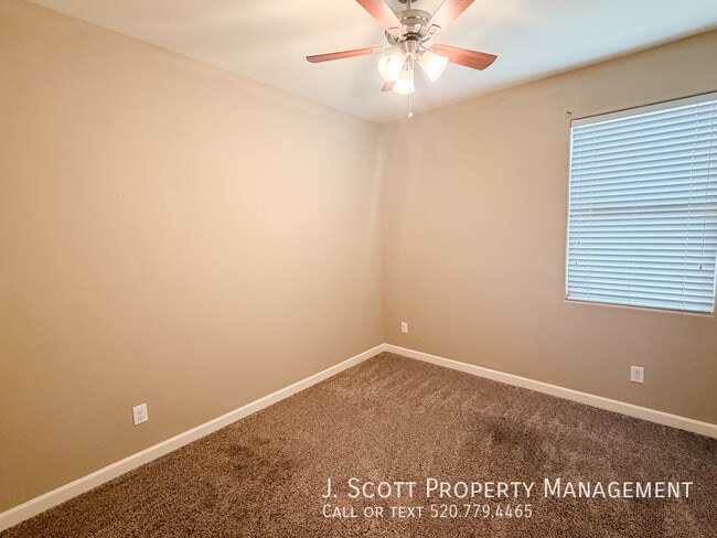 Building Photo - 9411 W Oregon Ave