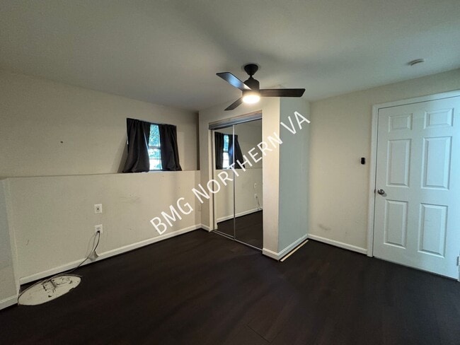 Building Photo - 8651 Centerton Ln