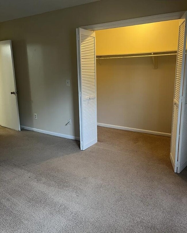 Building Photo - 111 Timber Ln