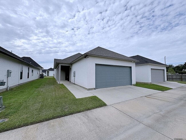 Building Photo - 10263 Alderman Dr