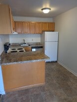 Building Photo - 1001 White Oak Rd
