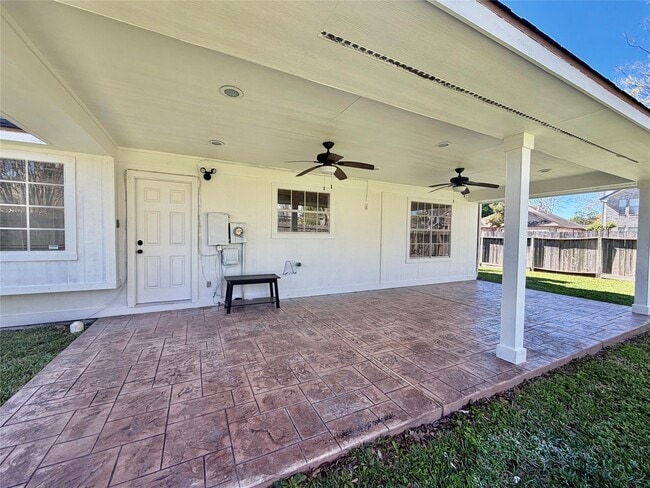 Building Photo - 16907 Dusty Mill Dr W