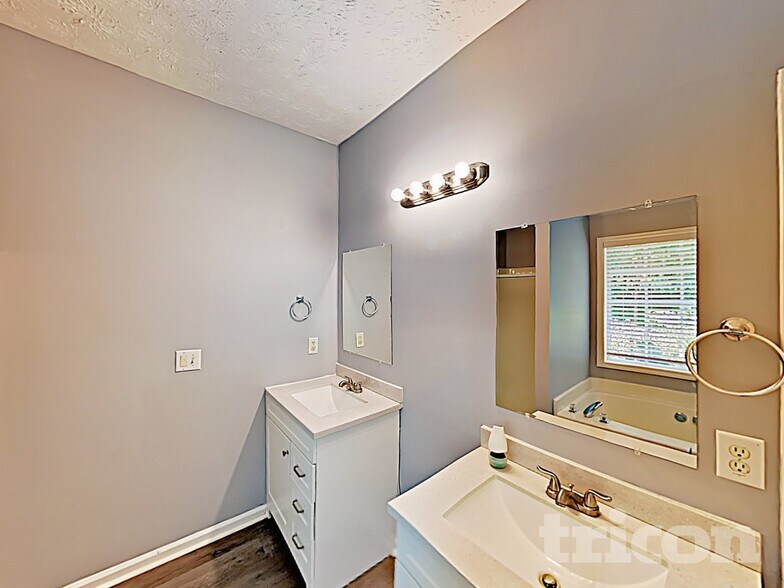 Building Photo - 420 Heathcliff Ct