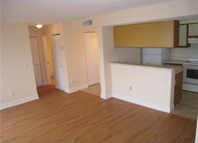 Building Photo - 1241 SW 46th Ave