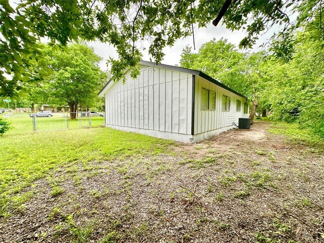 Building Photo - 5206 Regency Cove