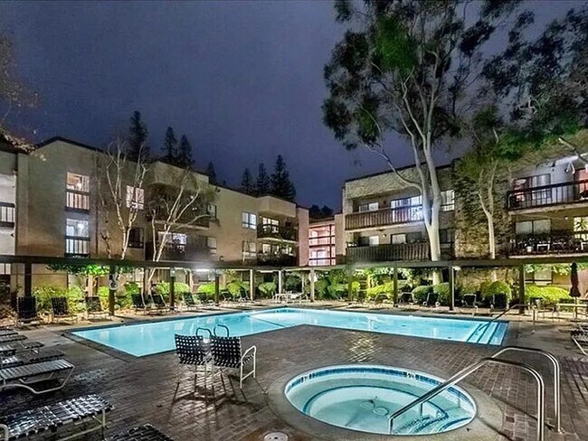 Primary Photo - 22100 Burbank Blvd