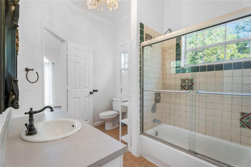 Building Photo - 2850 Coconut Ave