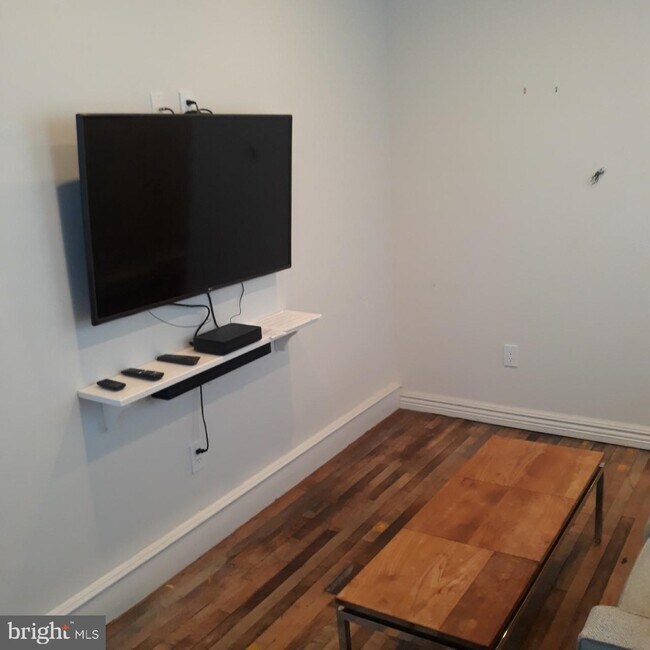 Building Photo - 1201 Penn Ave