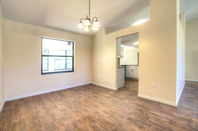 Building Photo - 179 Frontier Dr