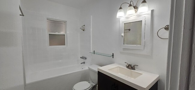 Bathroom - 7288 1/2 Fountain Ave