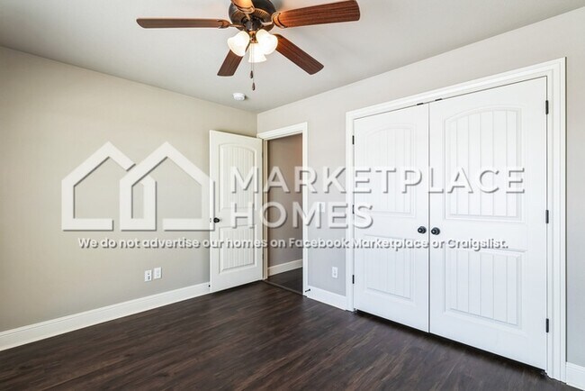 Building Photo - 550 Timber Ridge St